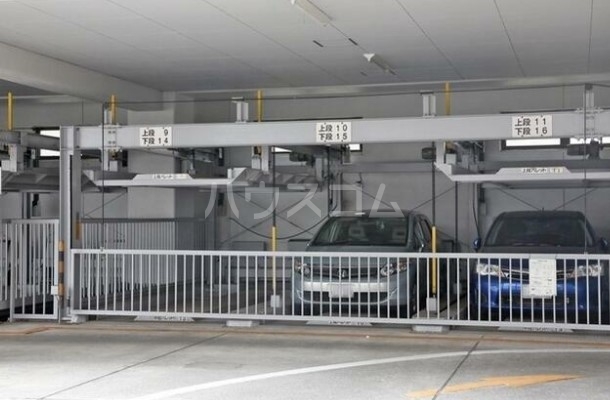 13/23 駐車場
