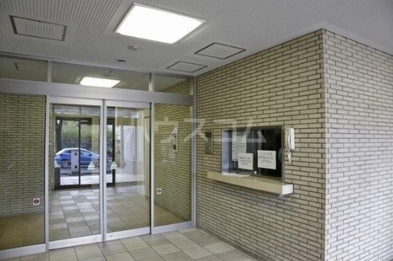 15/26 エントランス