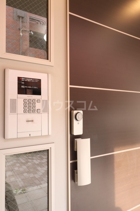 18/28 エントランス