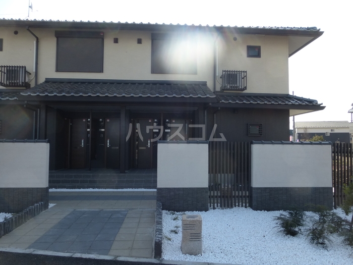 18/30 エントランス