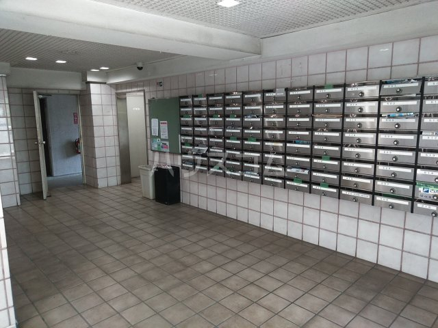 23/30 エントランス