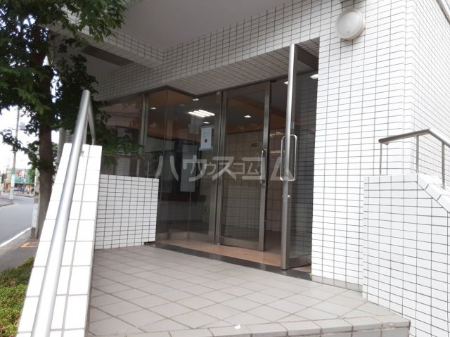 26/30 エントランス