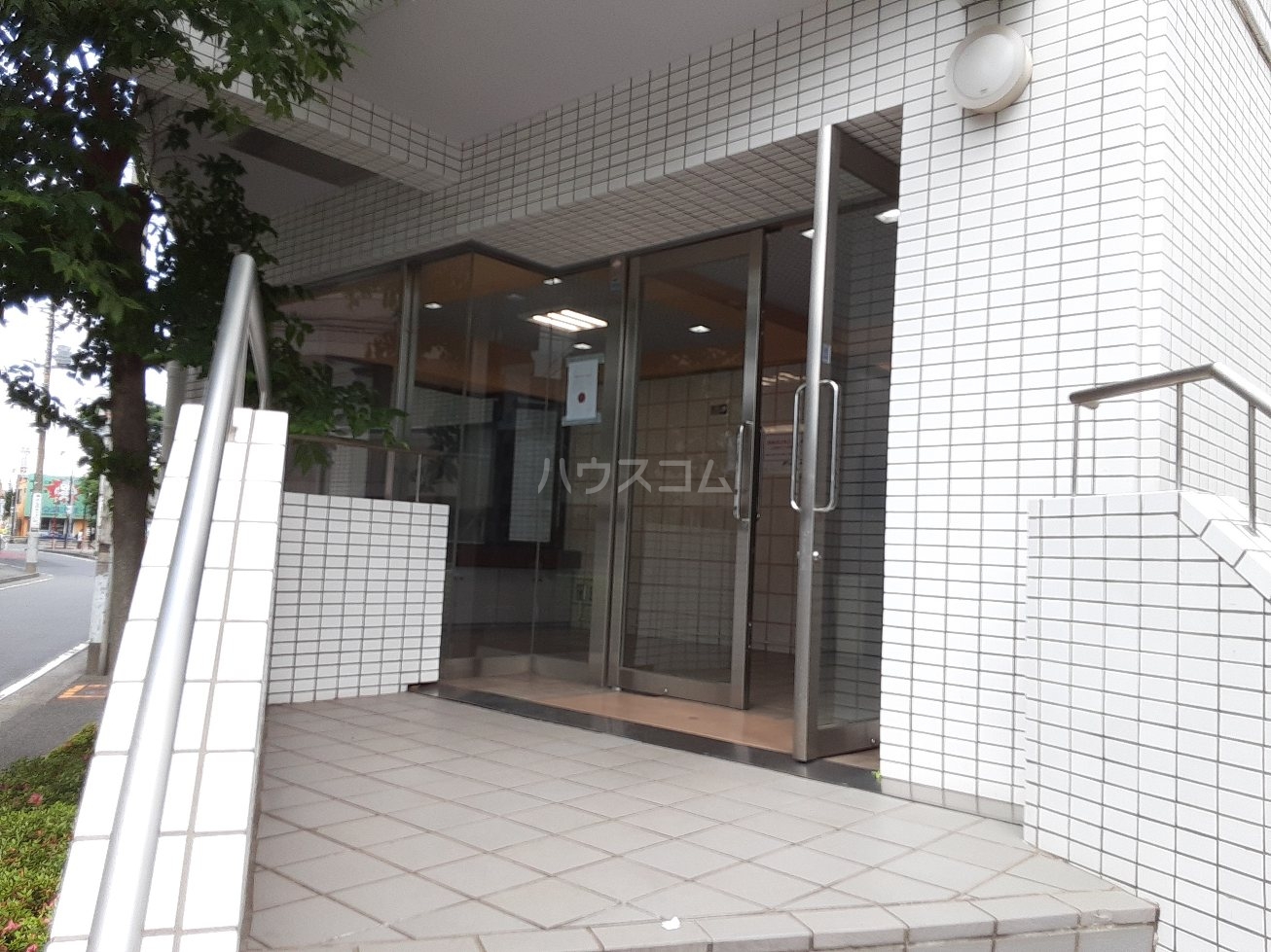 28/30 エントランス