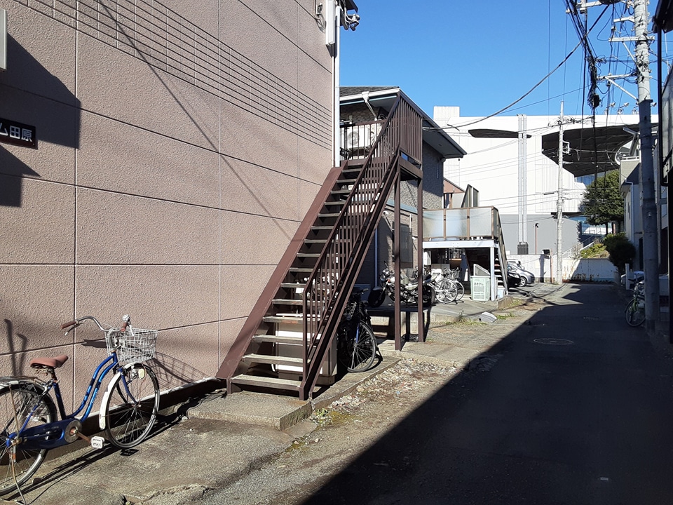 28/30 エントランス