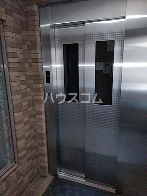 22/22 エントランス