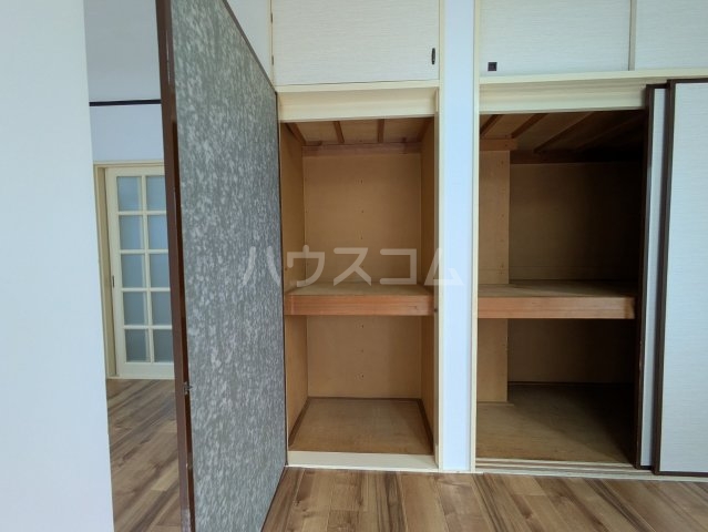 13/30 収納