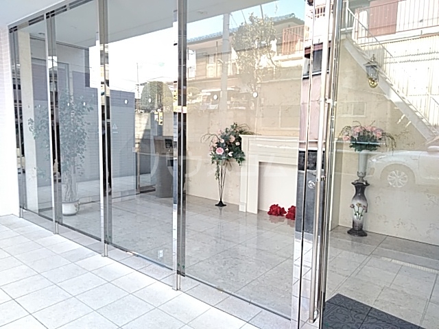 3/4 エントランス