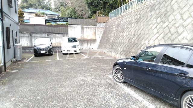 19/23 駐車場