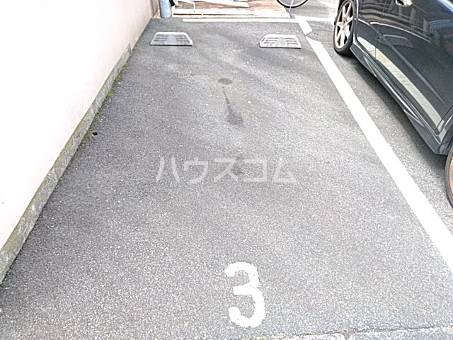 18/24 駐車場