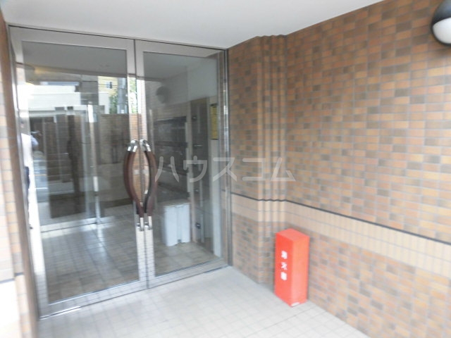 25/30 エントランス