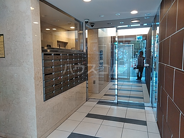 21/30 エントランス