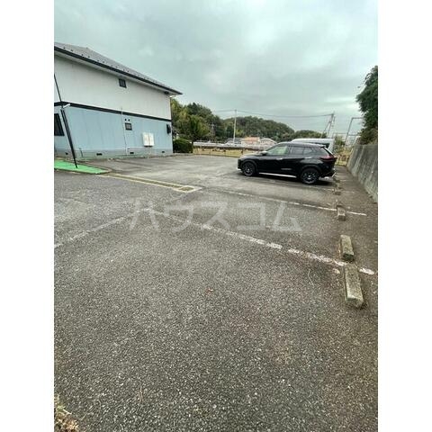 2/3 駐車場