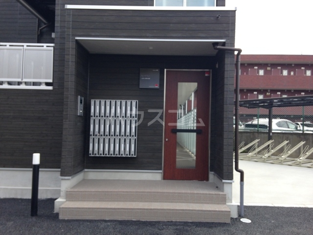 21/30 エントランス