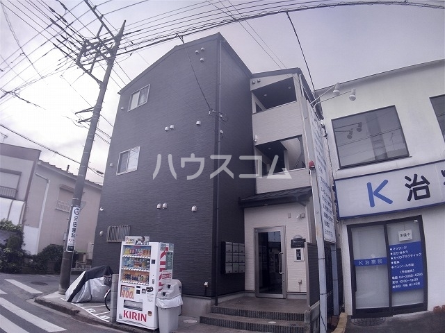 26/30 エントランス