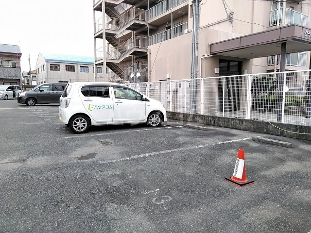 14/20 駐車場