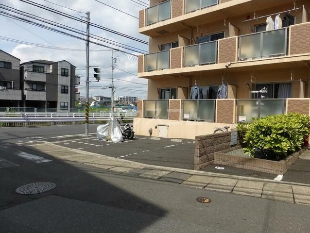 18/24 駐車場