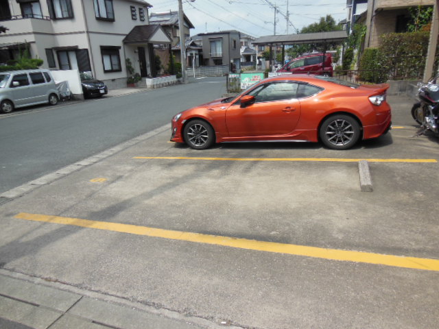 23/30 駐車場