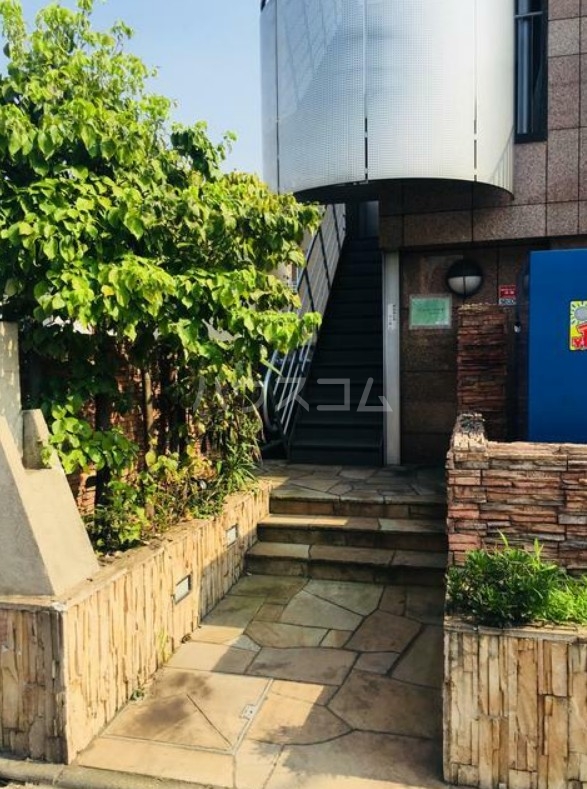 19/21 エントランス