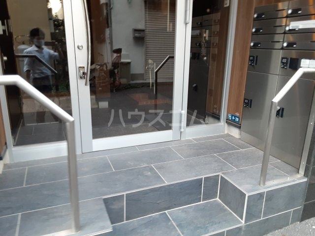 3/4 エントランス