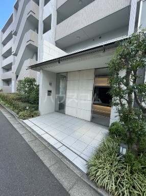 19/29 エントランス