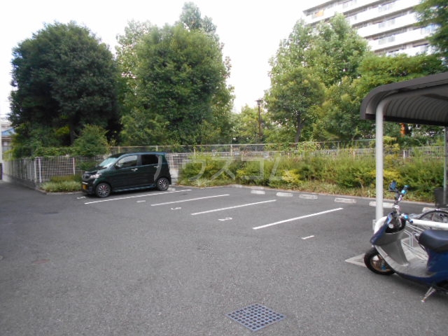 22/30 駐車場