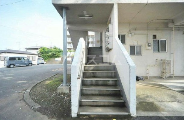 16/18 エントランス