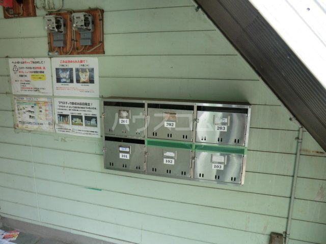 18/27 エントランス