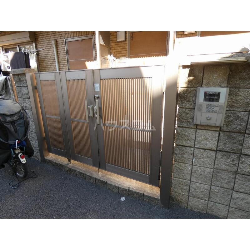 19/19 エントランス