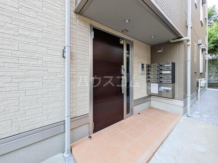 23/30 エントランス