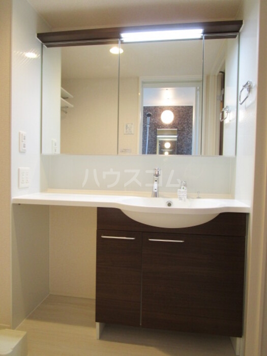 13/30 洗面