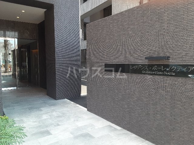 17/27 エントランス