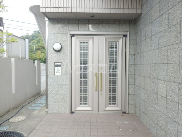 16/22 エントランス