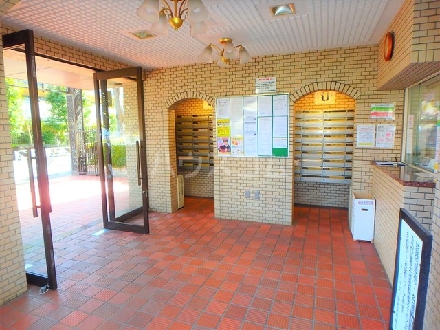 26/30 エントランス