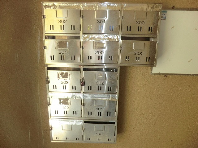 21/30 エントランス