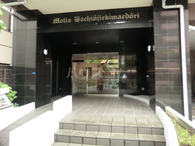 18/28 エントランス