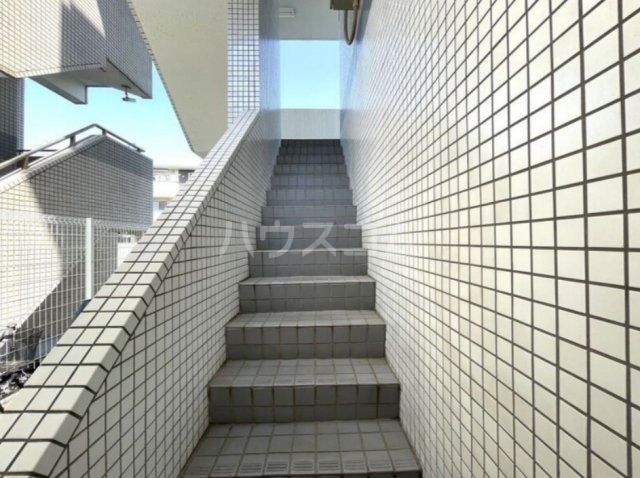 22/30 エントランス
