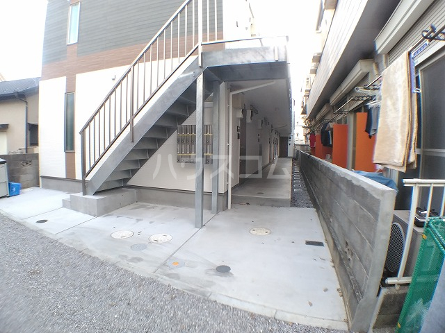 18/21 エントランス