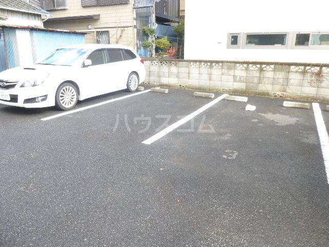 18/23 駐車場