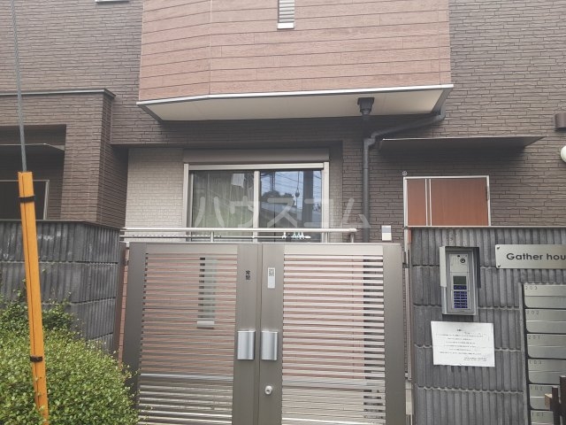 28/30 エントランス