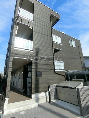 21/30 エントランス