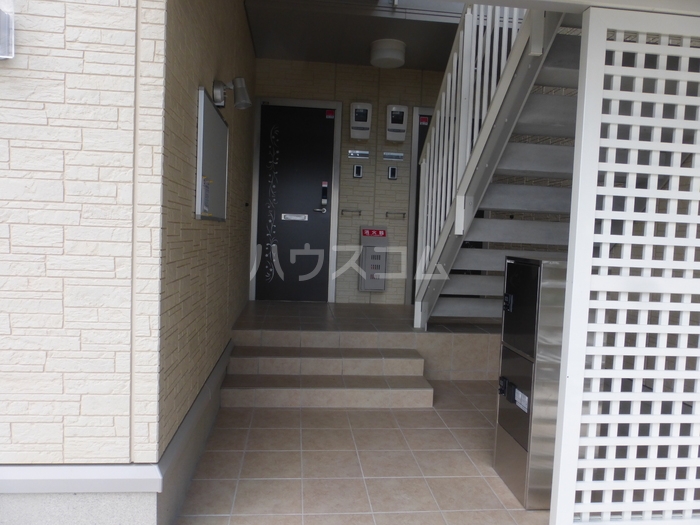 16/28 エントランス