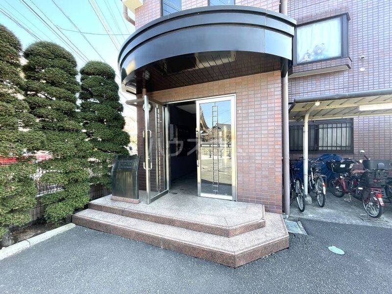 20/26 エントランス