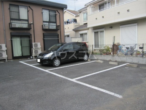 22/28 駐車場