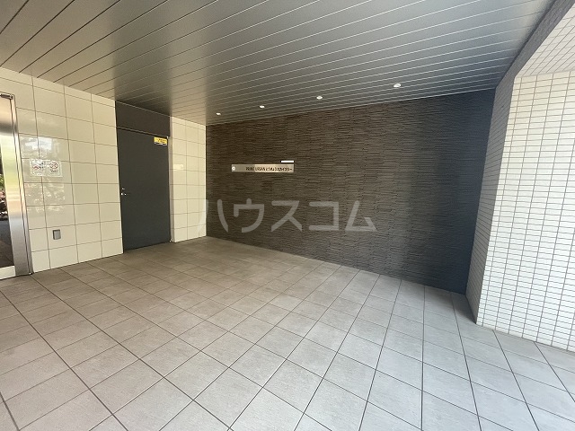 16/26 エントランス