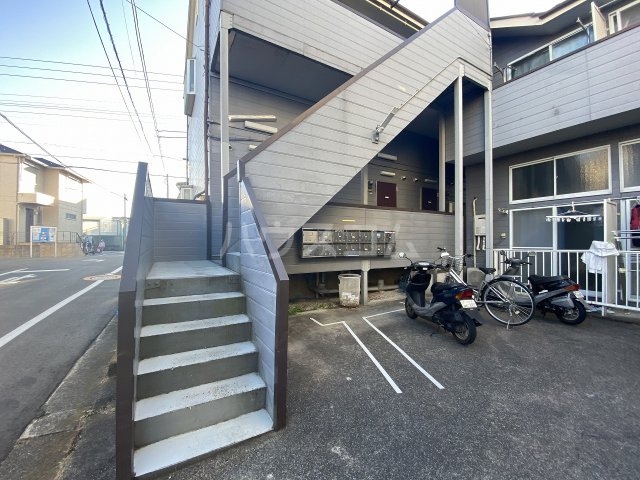 21/30 エントランス