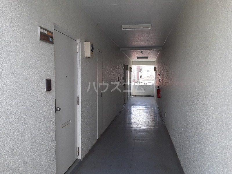 26/30 エントランス