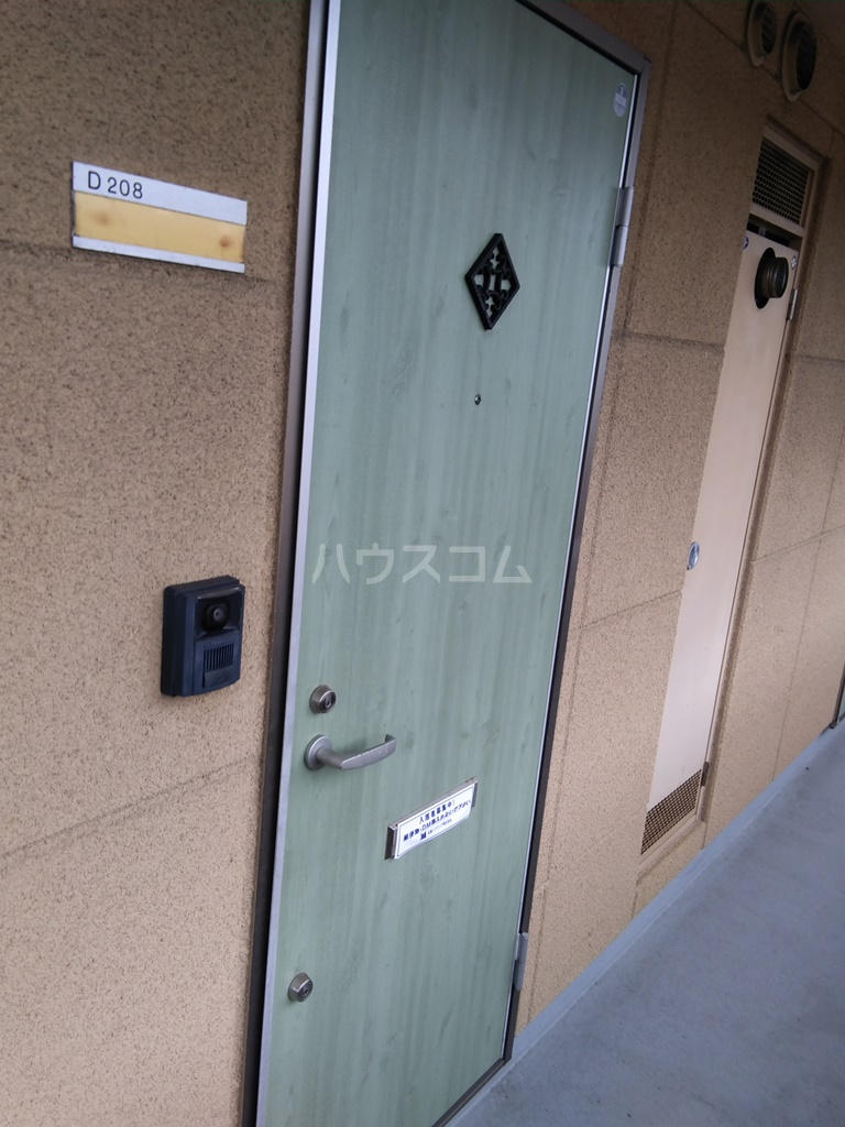 19/27 エントランス