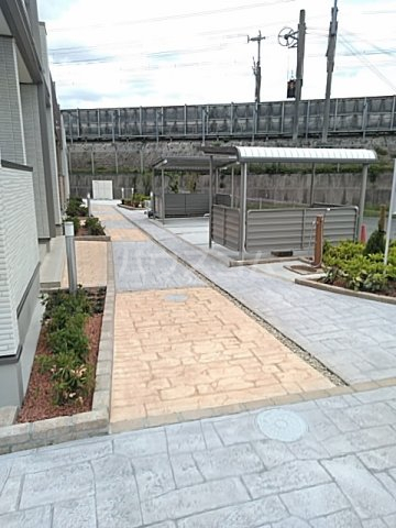 26/30 エントランス