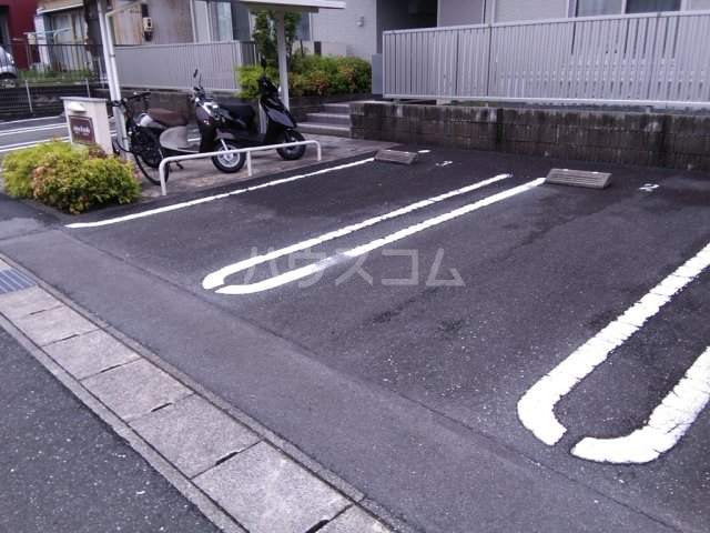 26/29 駐車場