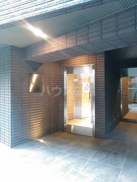 22/29 エントランス